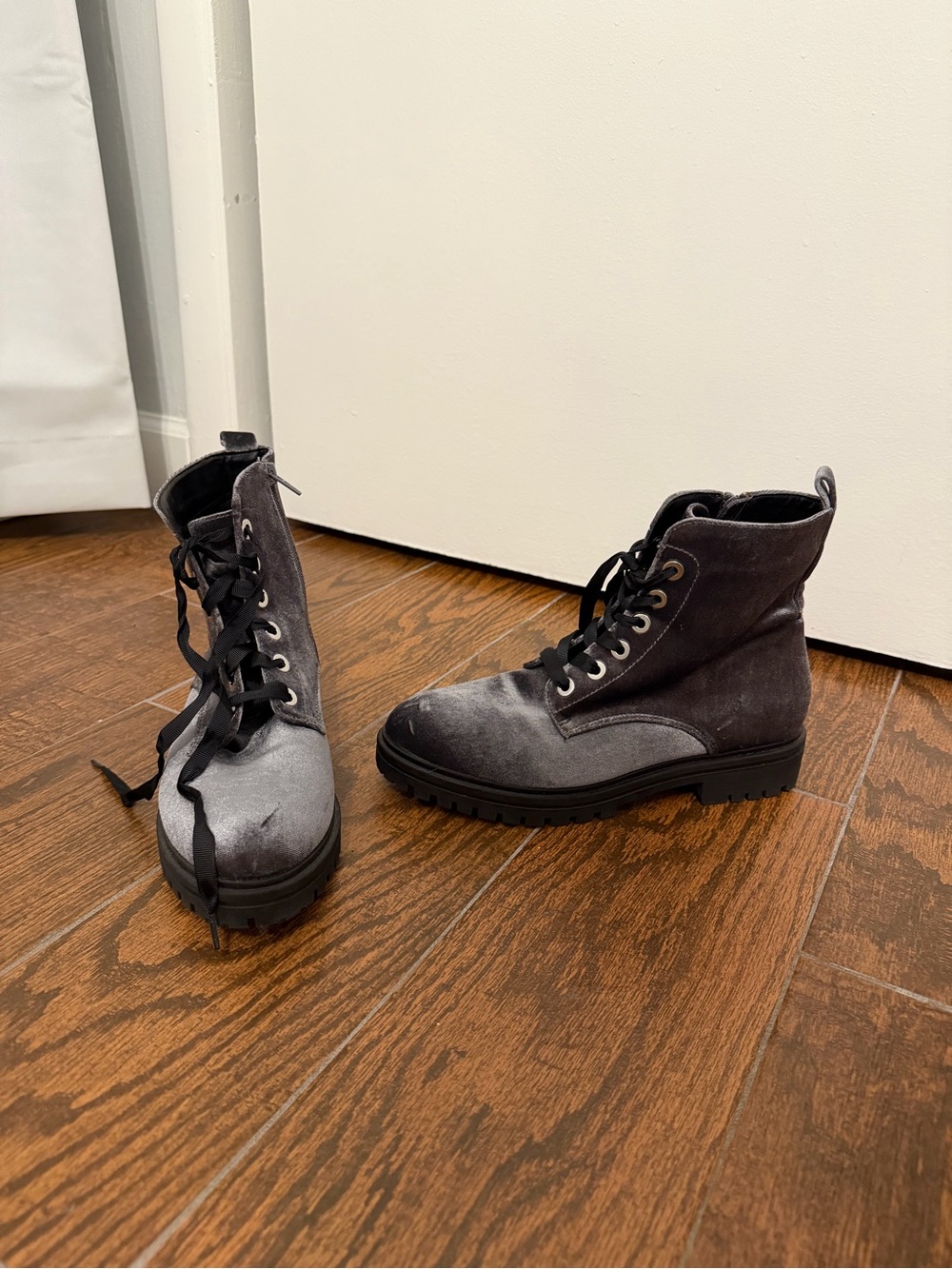 Women’s Velvet Lace-Up Combat Boots Gray - Size 9